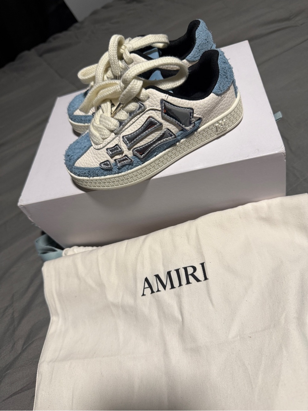 AMIRI Kids Cream & Light Blue Low-Top Sneakers